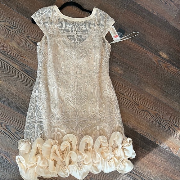 NWT Jessica Simpson champagne colored sheer embroidered layered cap sleeves - Picture 3 of 12